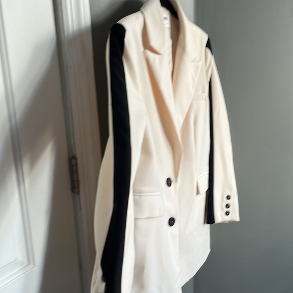 4th and Reckless sporty women’s blazer stripe on arm pockets size medium petite - Picture 3 of 3